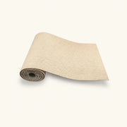 Protection anti-griffures HarmonyGuard appliquée sur un angle de canapé pour protéger efficacement les meubles - vivaessencepet