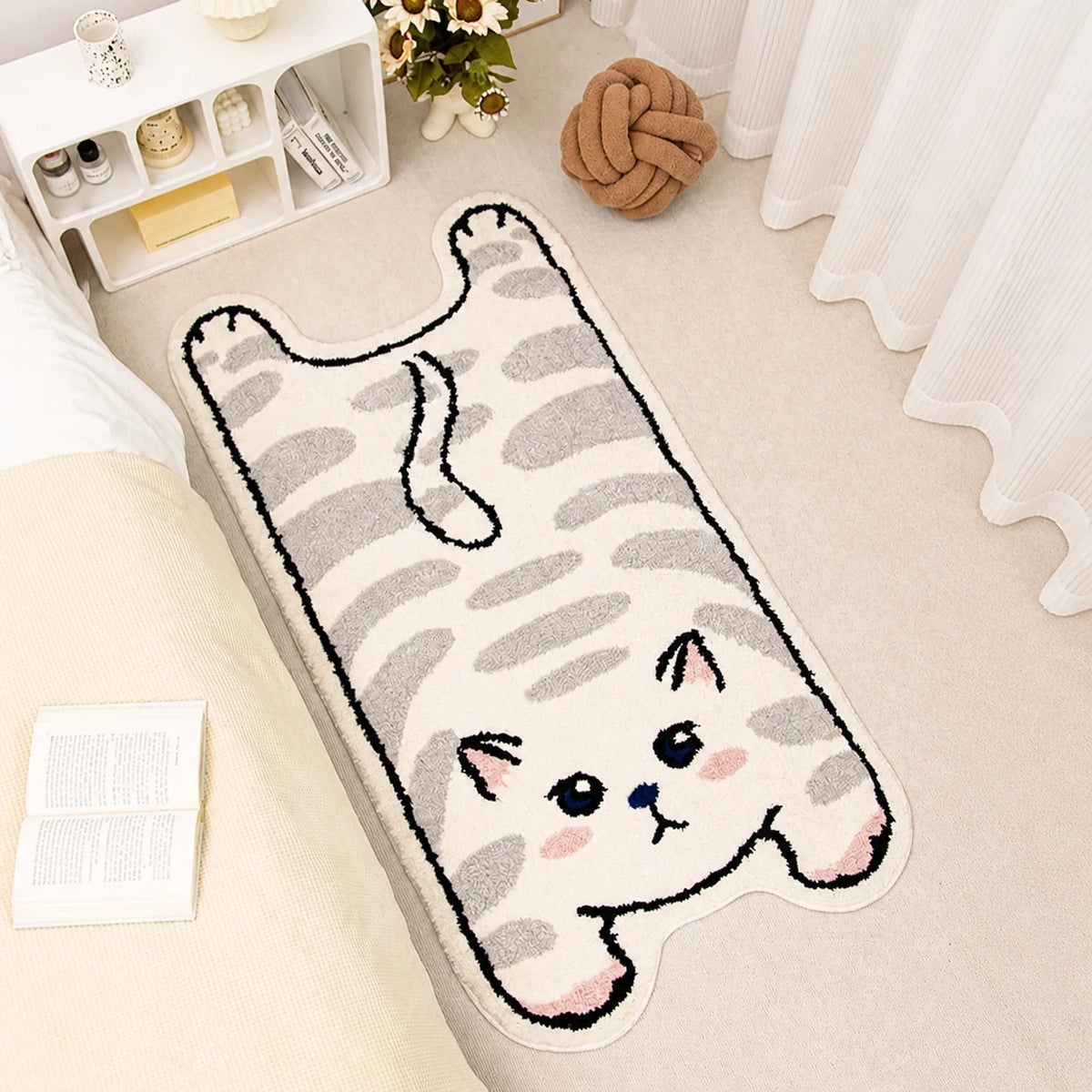 Playful cat rug with a room-friendly silhouette for pet-lover decor - vivaessencepet